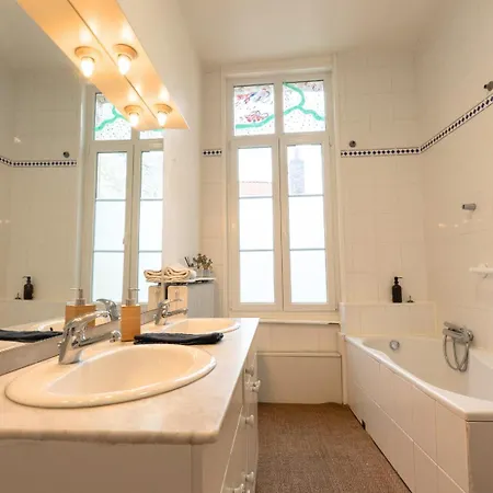Apartamento La Vue Cathédrale - Grande Maison En Hypercentre, Idéal Groupe